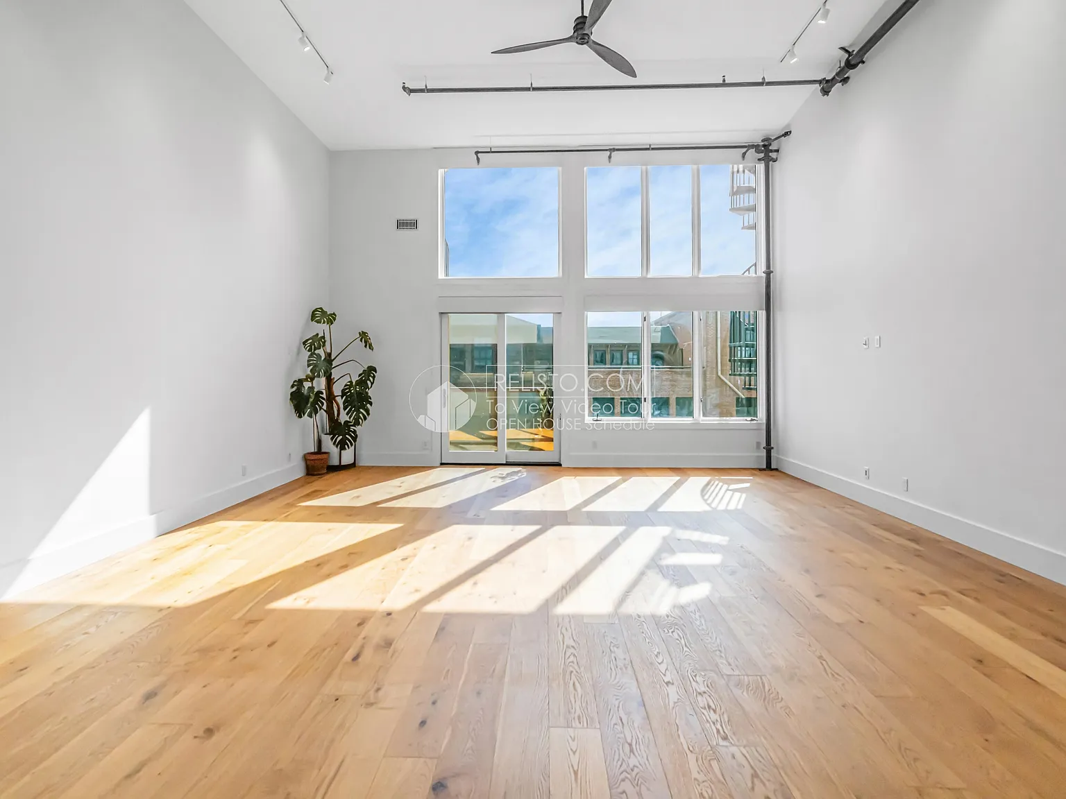 1 bed, 2.0 bath, 1475 sqft, $5,995 — Photo 2