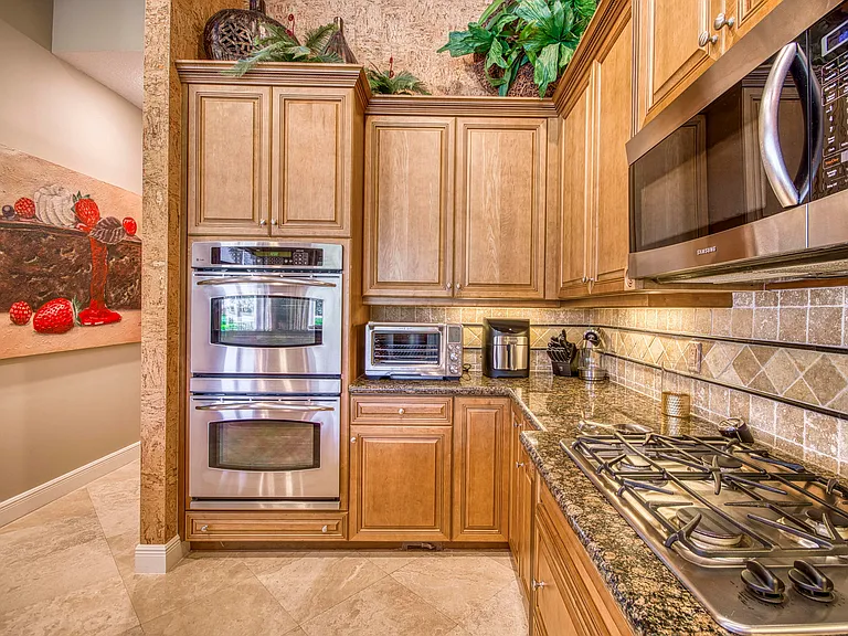 7049 Isla Vista Dr — Photo 15