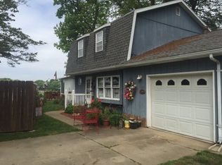 120 Lakeside Dr, Danville, IL 61832