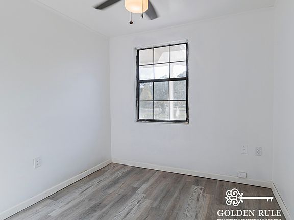 5th image of 904 NE 25th St