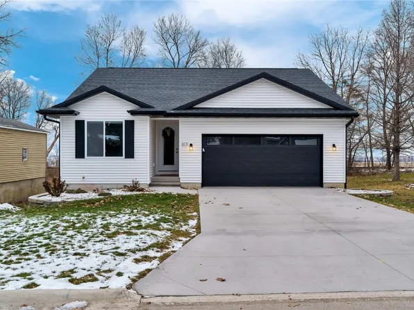 613 8th St NW, Mount Vernon, IA 52314