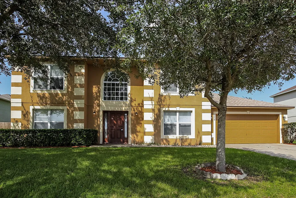 4 bed, 3.5 bath, 2368 sqft, $2,785 — Photo 1