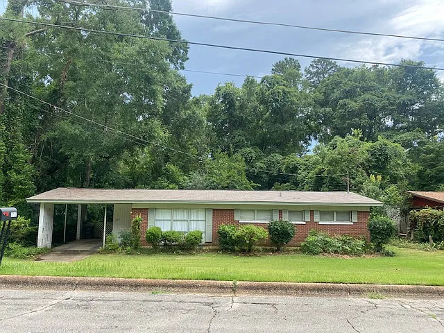 1717 Canterbury St — Photo 1