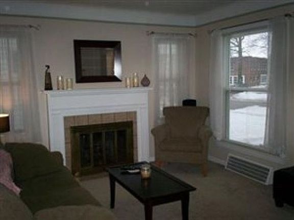 3rd image of 4359 W 212th St