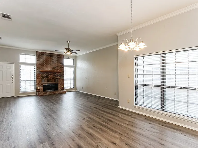 1435 Colborne Dr — Photo 6