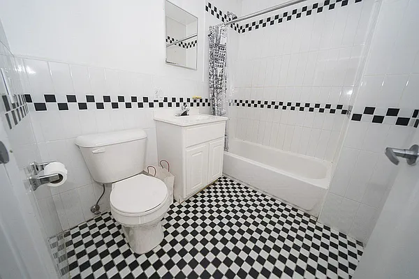 Rented by Level Group | media 28