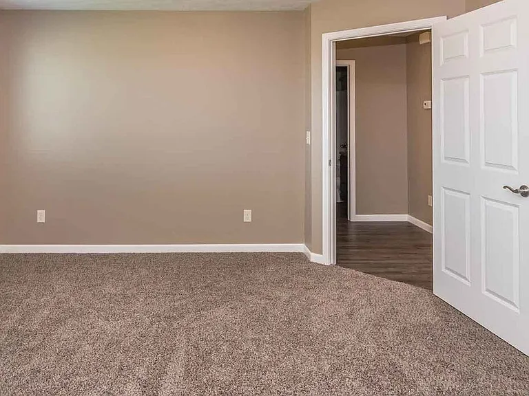 407 W Opal Ln — Photo 3