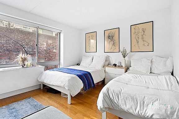 4th image of 555 W 23rd St APT N3g