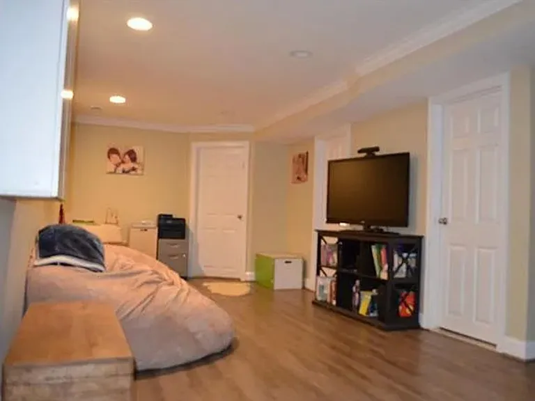 1613 Noyes Dr — Photo 5