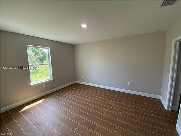3rd image of 117-119 Meadow Rd