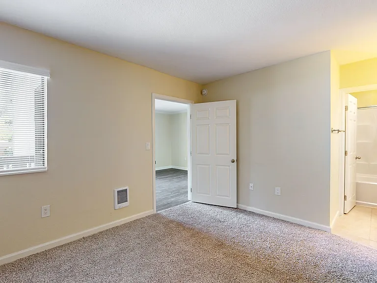 107 Marin St #10 — Photo 11