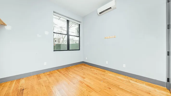 Rented by Nooklyn NYC LLC | media 18