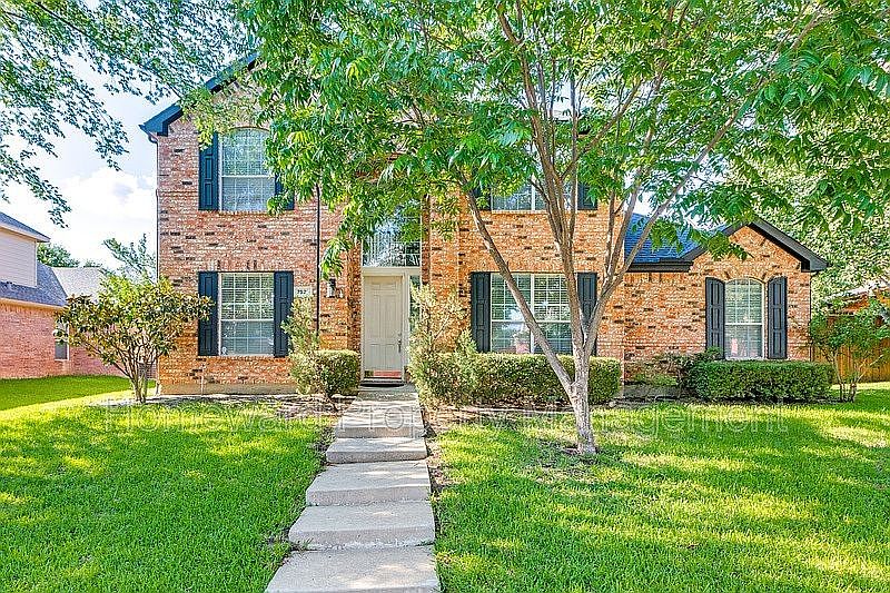 1st image of 7526 Greenvalley Ln