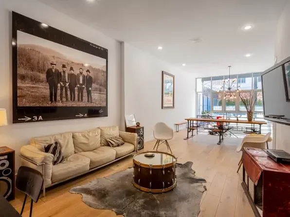 550 Grand St APT 1, Brooklyn, NY 11211