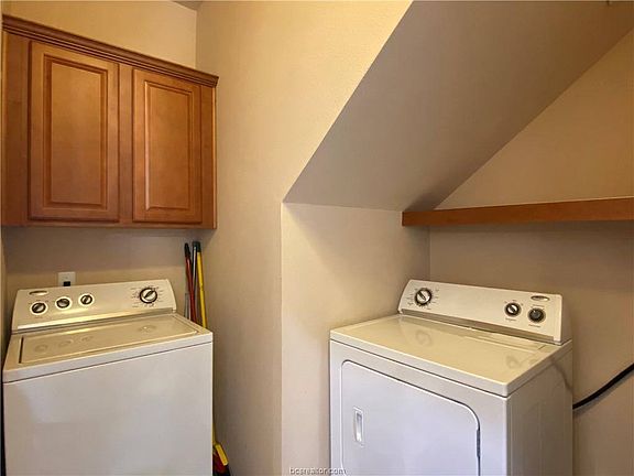 5th image of 305 Holleman Dr #503