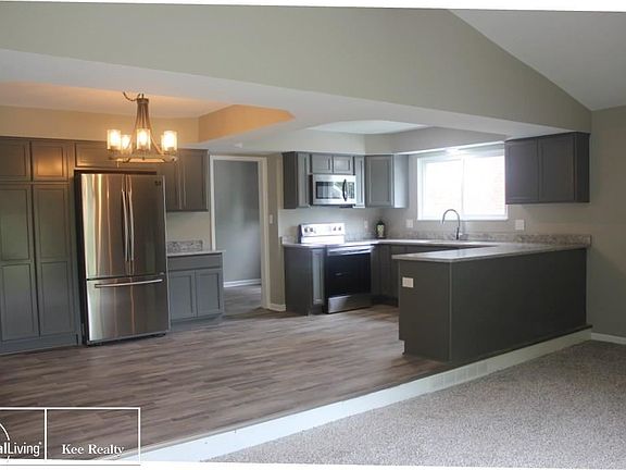 3rd image of 30162 Valenti Dr