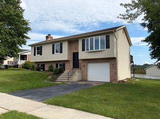 6409 Taunton Rd, Harrisburg, PA 17111