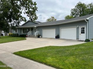 1320 Manvel Ave, Grafton, ND 58237