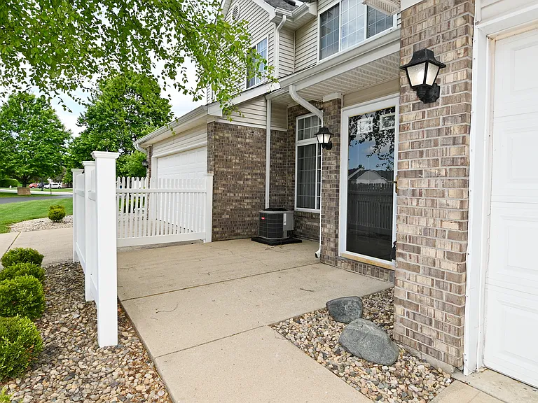 11437 Enclave Blvd — Photo 2