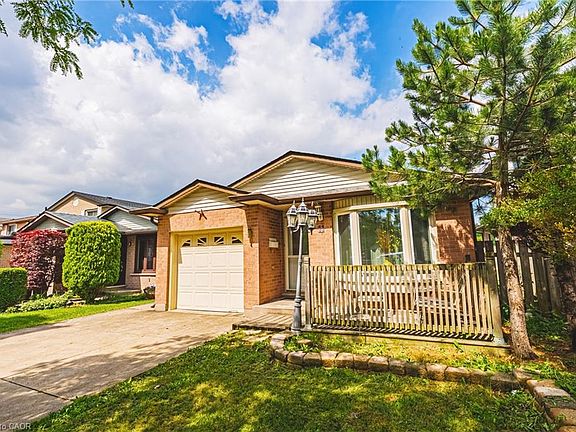 4th image of 11 Drakes Dr