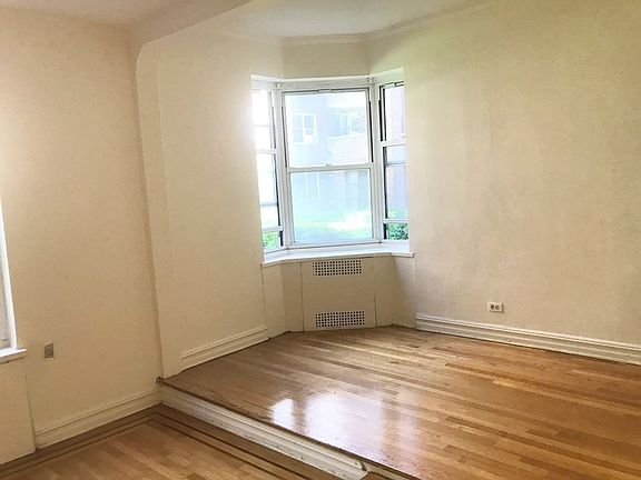 2nd image of 6864 Yellowstone Blvd APT A15