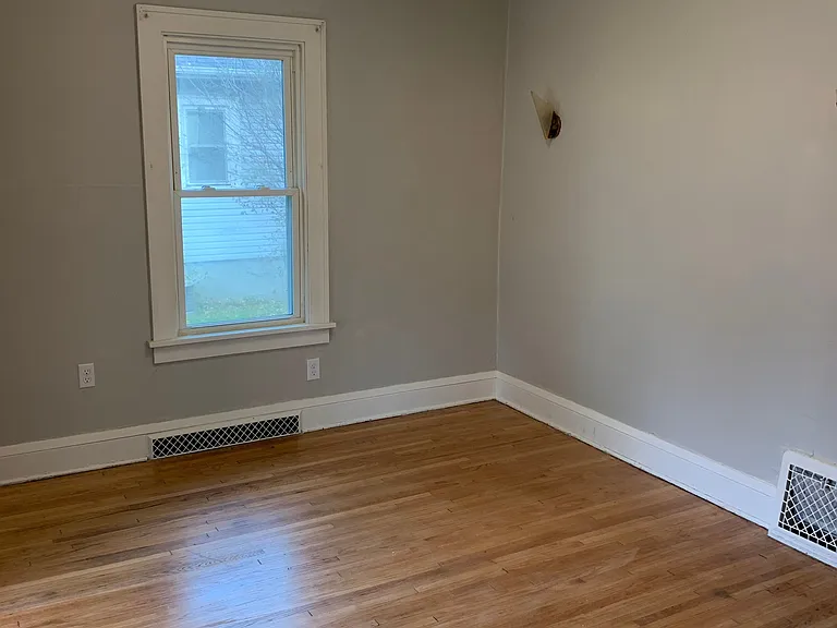 135 Riverside Ave — Photo 9