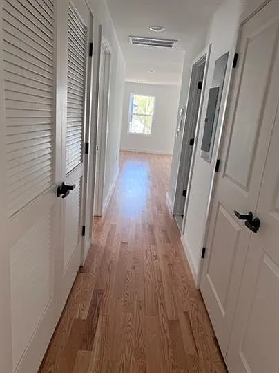 724 Seaport Dr — Photo 7
