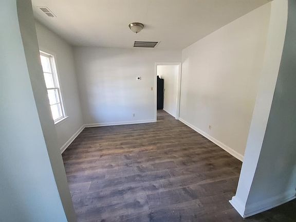 4th image of 613 Parkview Dr