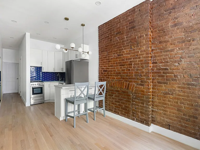 152 E 83rd St #1D — Photo 4
