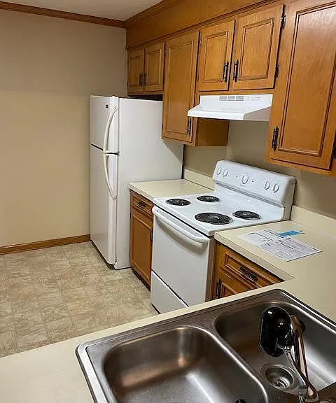 2095 Tudor St — Photo 4