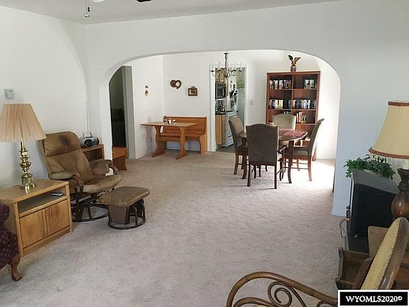 4th image of 512 E Lincoln Ave