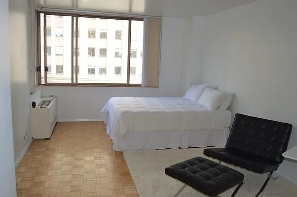 Rented by R New York | media 6