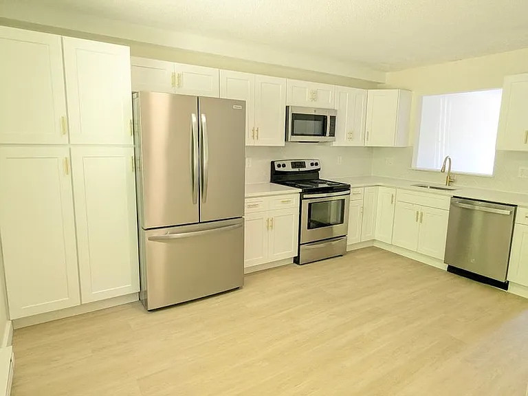 446 Perkins Ave — Photo 1