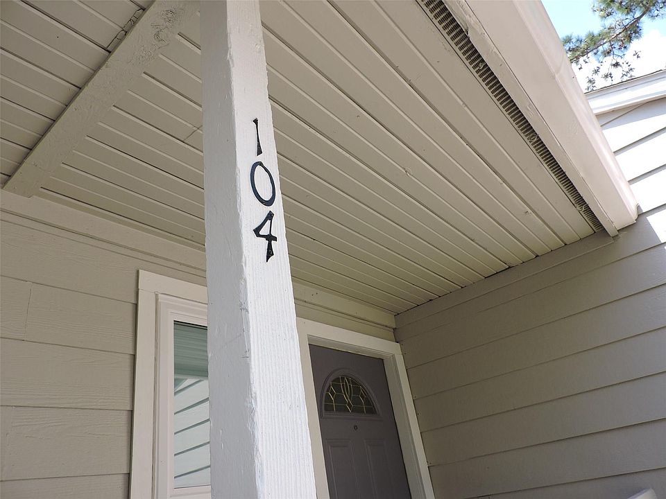 1st image of 17401 Red Oak Dr APT 104