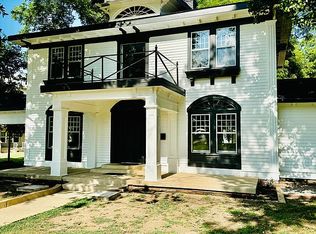 214 E St SW, Ardmore, OK 73401