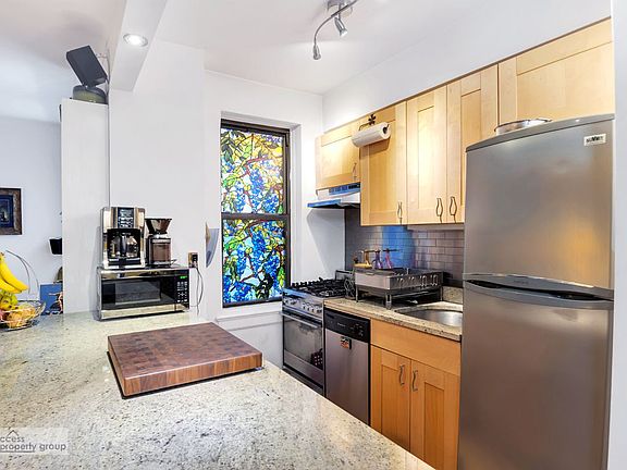 2nd image of 98 Park Ter E APT 2D