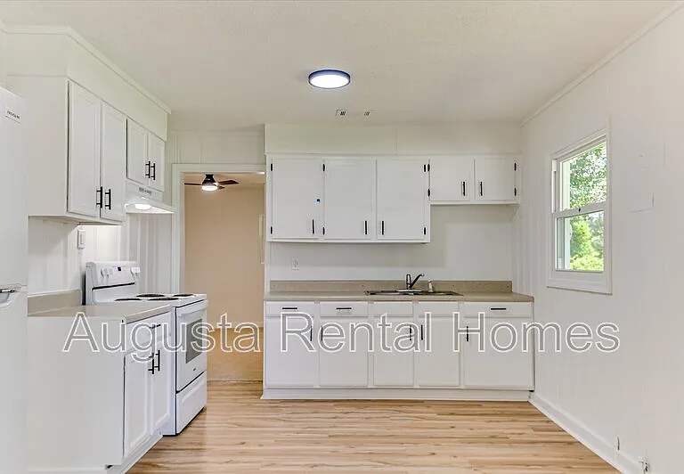 1908 Wylie Dr — Photo 5