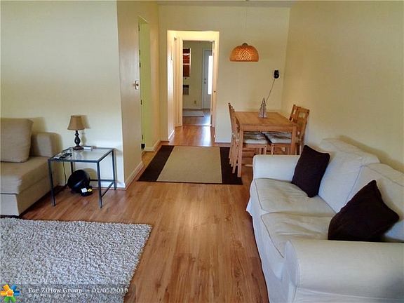 4th image of 2065 NE 56th St APT 204