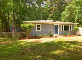 220 Barclay Rd, Chapel Hill, NC 27516