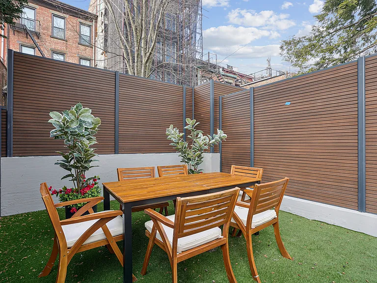 132 Waverly Ave #GARDEN — Photo 11