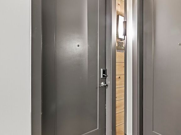 5th image of 1212 Demonbreun St #1802