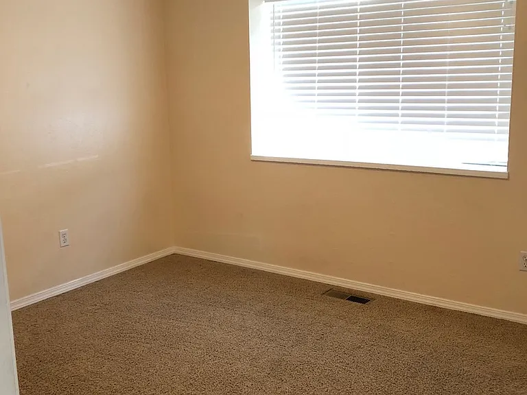 194 Peach St — Photo 10