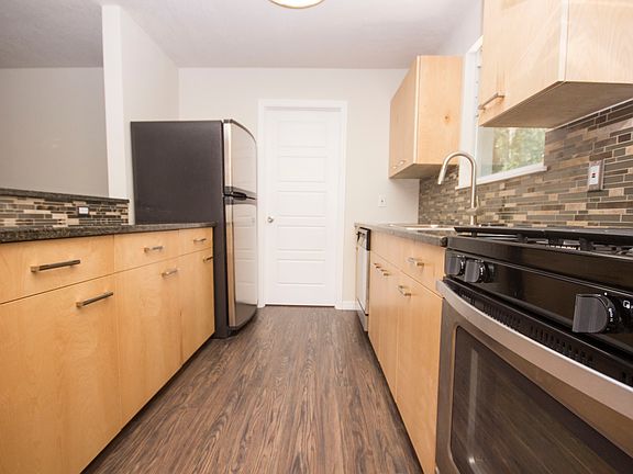 3rd image of 2550 Shady Oaks Dr