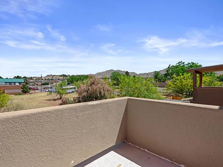 561 Green Village Ct #A — Photo 32