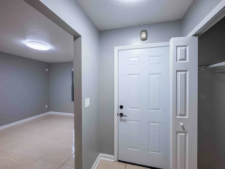 1623 Twin Oak Dr E — Photo 15