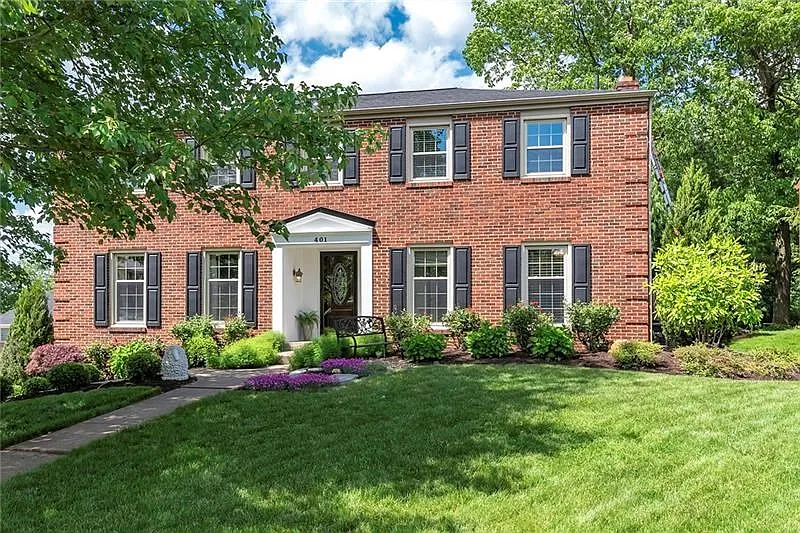 401 Westbury Dr photo 1