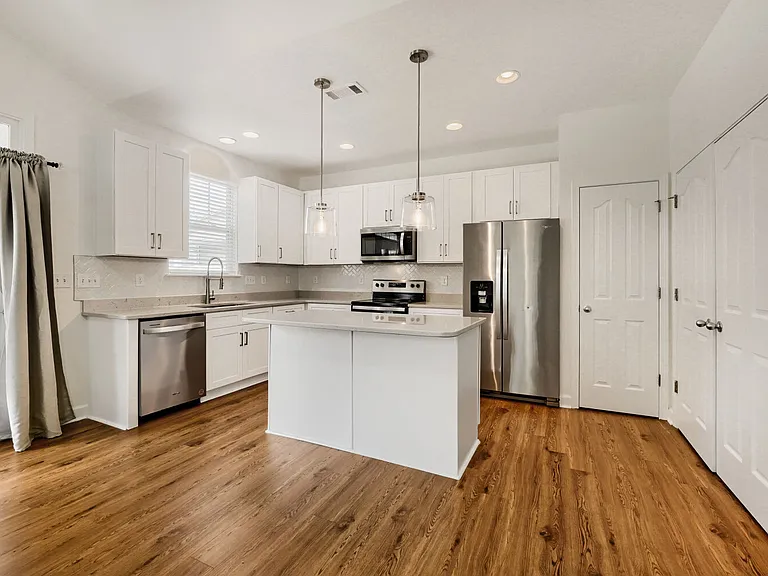 13718 Aldenbrook Dr — Photo 31