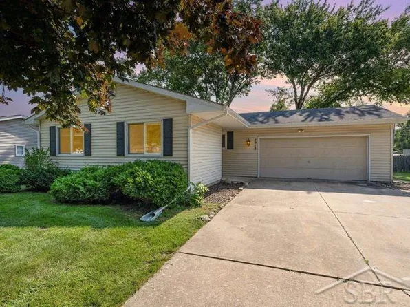 4912 Christie Ct, Midland, MI 48640
