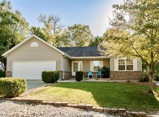 105 Barnett Dr, Edwardsville, IL 62025