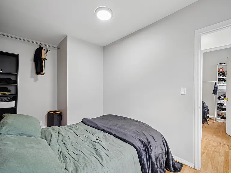 351 W 47th St #3F — Photo 17